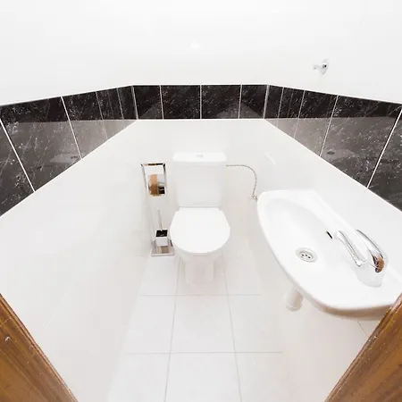 Tesnov Apartment